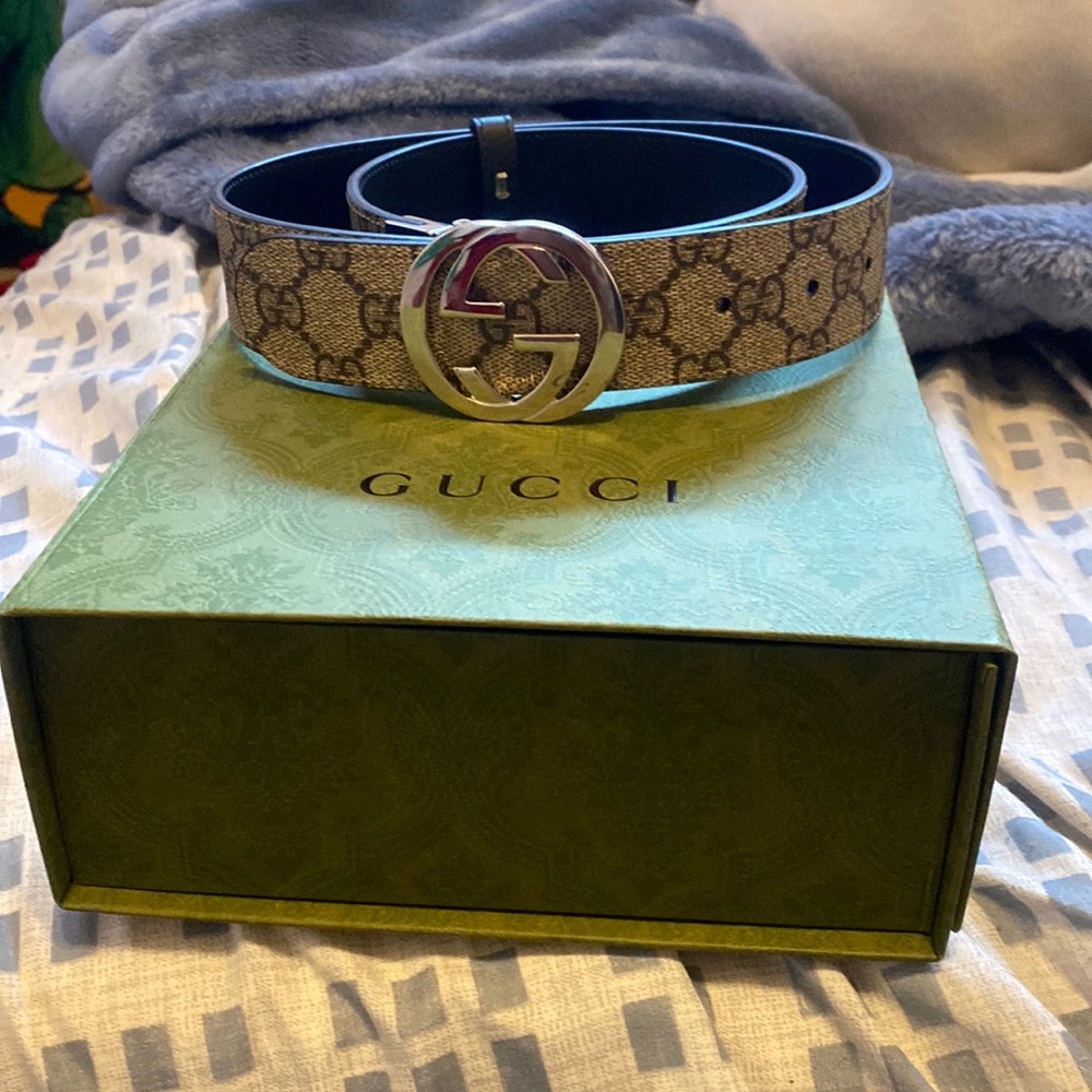Brand new Gucci x Supreme reversible belt, worn once and need the money